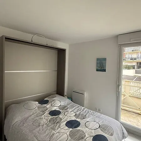 Apartment Deux Pieces Proche De La Avec Parking Privatif - Fr-1-465-131 *