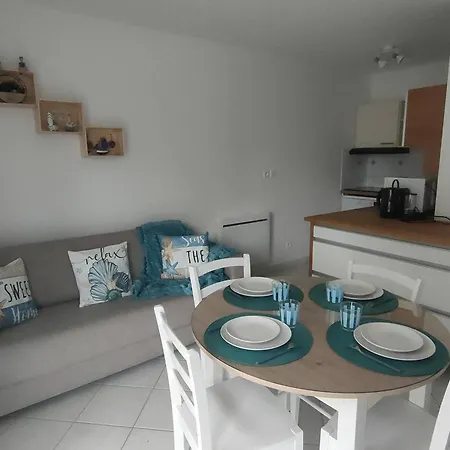 Apartment Deux Pieces Proche De La Avec Parking Privatif - Fr-1-465-131 Cabourg