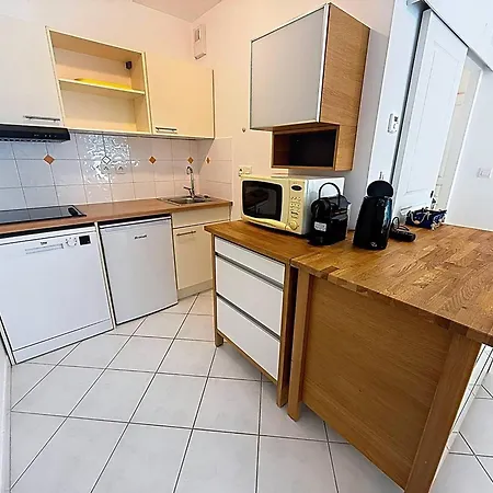 Deux Pieces Proche De La Avec Parking Privatif - Fr-1-465-131 Apartamento Cabourg