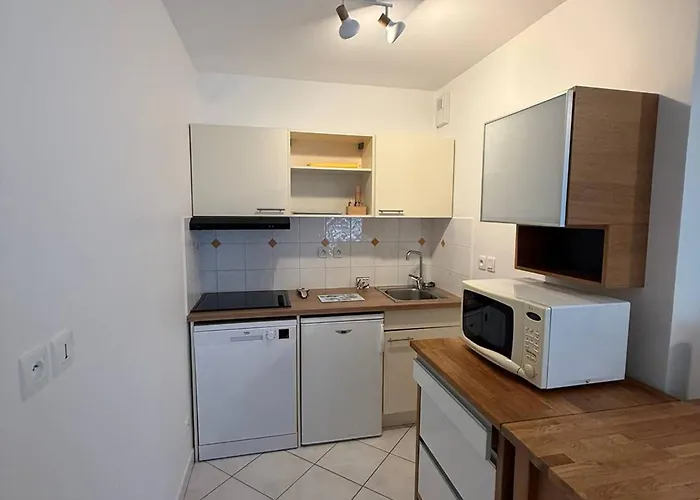 Deux Pieces Proche De La Avec Parking Privatif - Fr-1-465-131 Apartment *