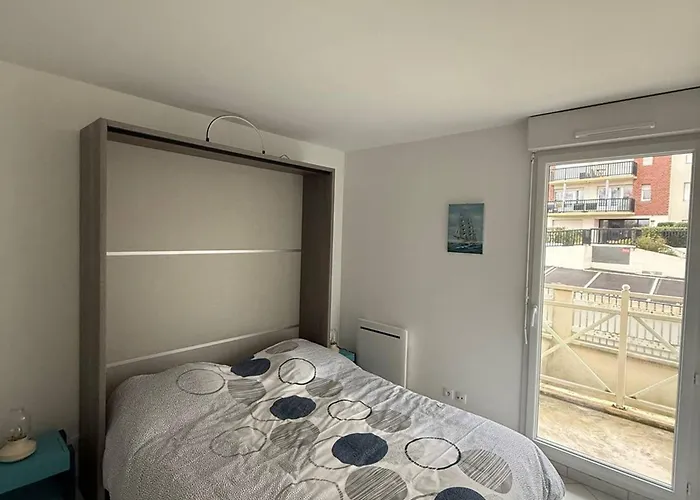 Apartment Deux Pieces Proche De La Avec Parking Privatif - Fr-1-465-131 *