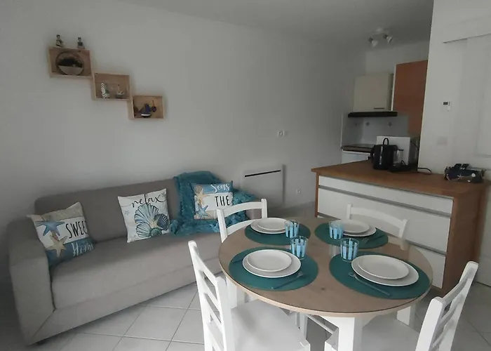 Apartment Deux Pieces Proche De La Avec Parking Privatif - Fr-1-465-131 Cabourg